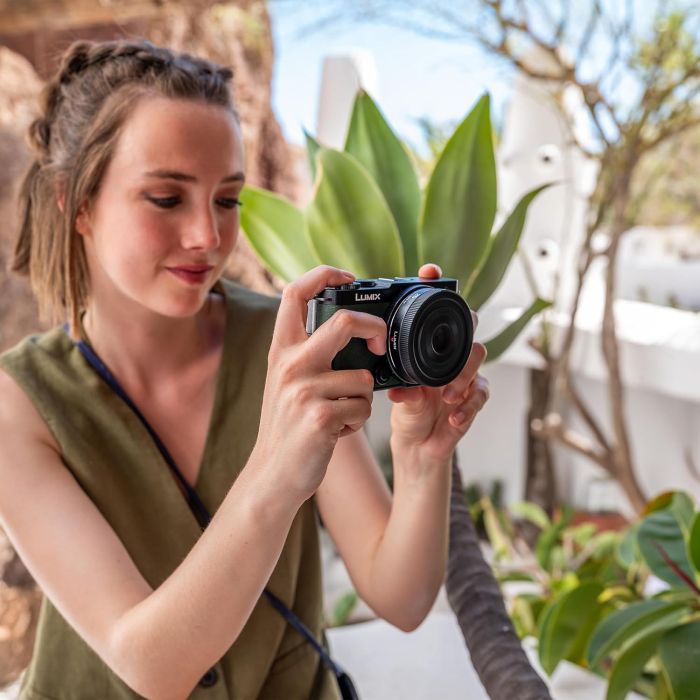 Panasonic Lumix DC-S9 Dark Olive Body (DC-S9E-G)